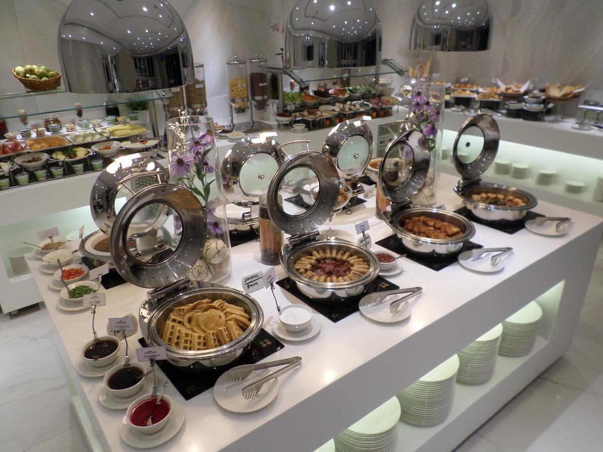 阿布扎比市中心温德姆豪顿套房酒店 外观 照片