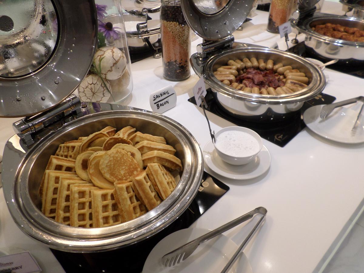 阿布扎比市中心温德姆豪顿套房酒店 外观 照片